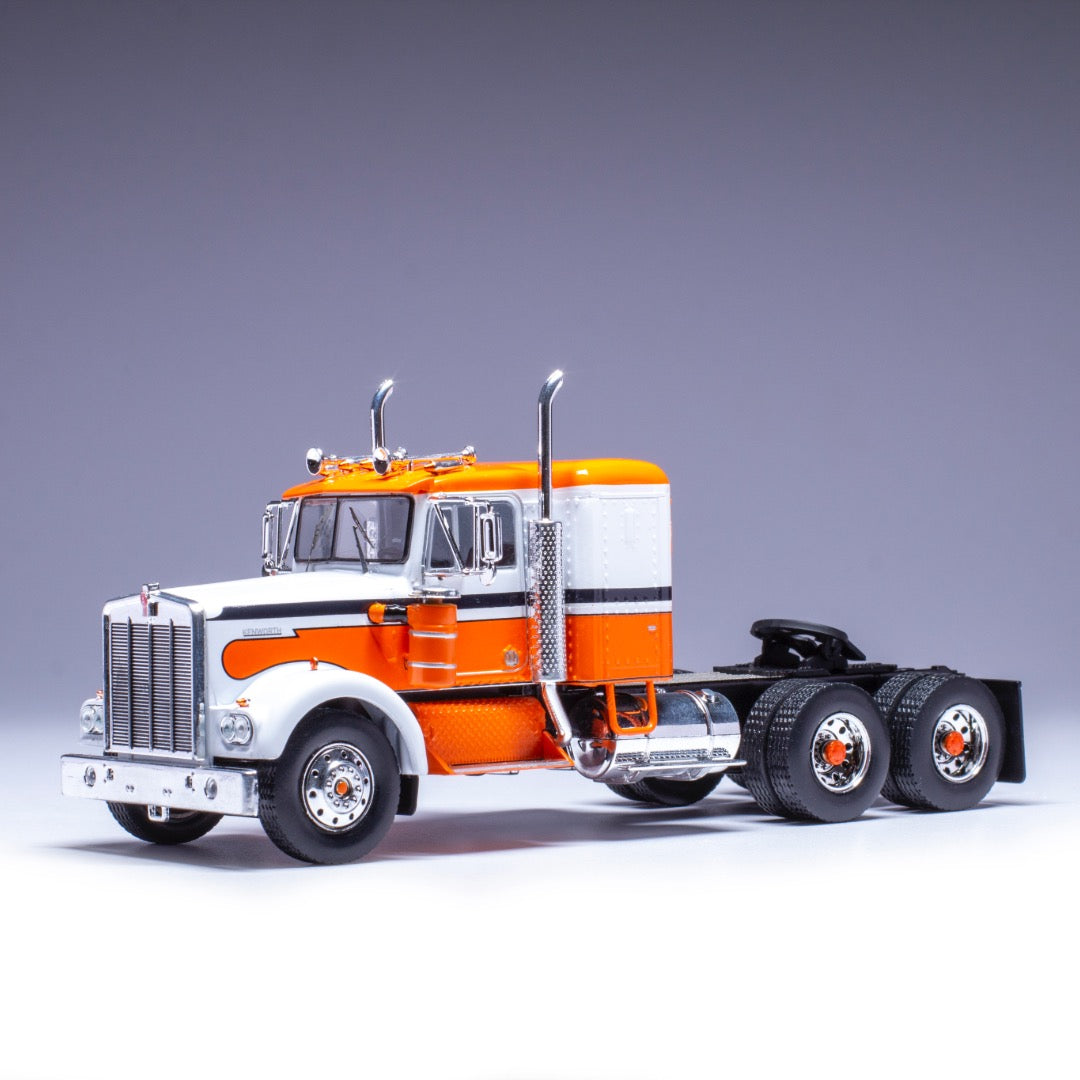 1970 Kenworth W925, Tractor Replica